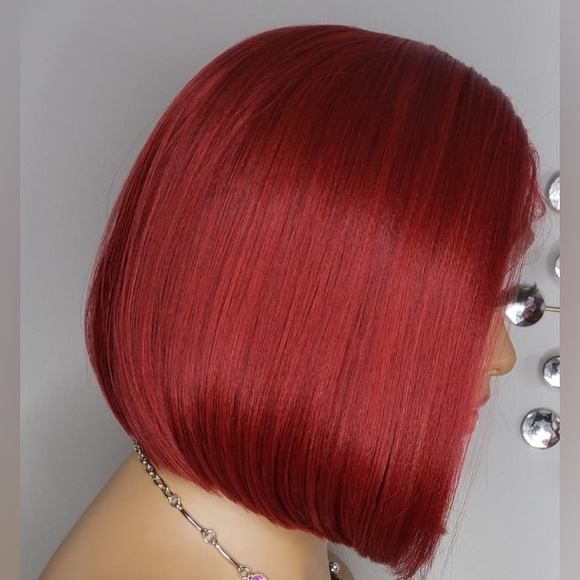 Nataly Asymmetrical short Bob - Picture 3 of 9